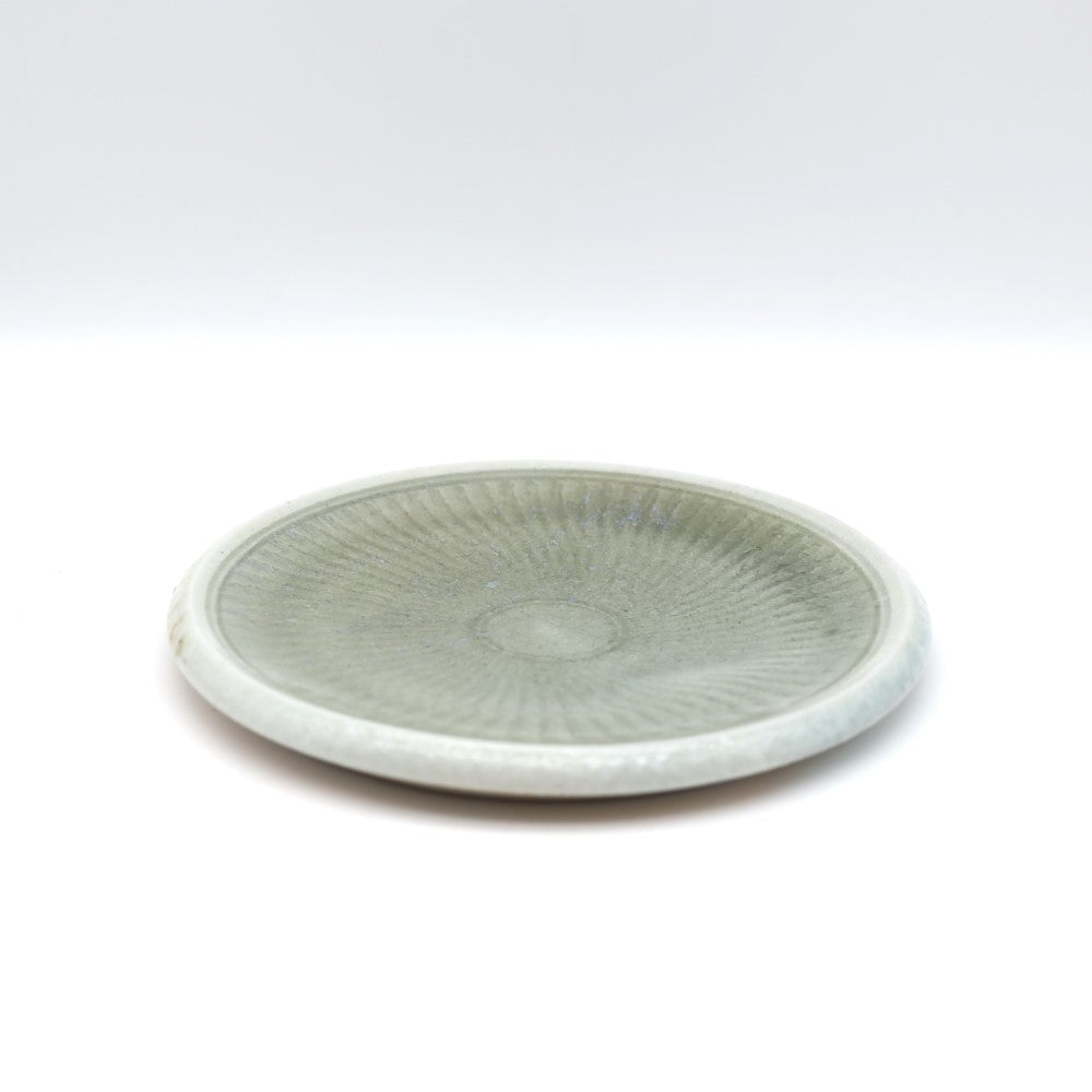 ユアン・クレイグ 五寸平皿 青磁釉 - 丸皿 | 益子焼 陶庫