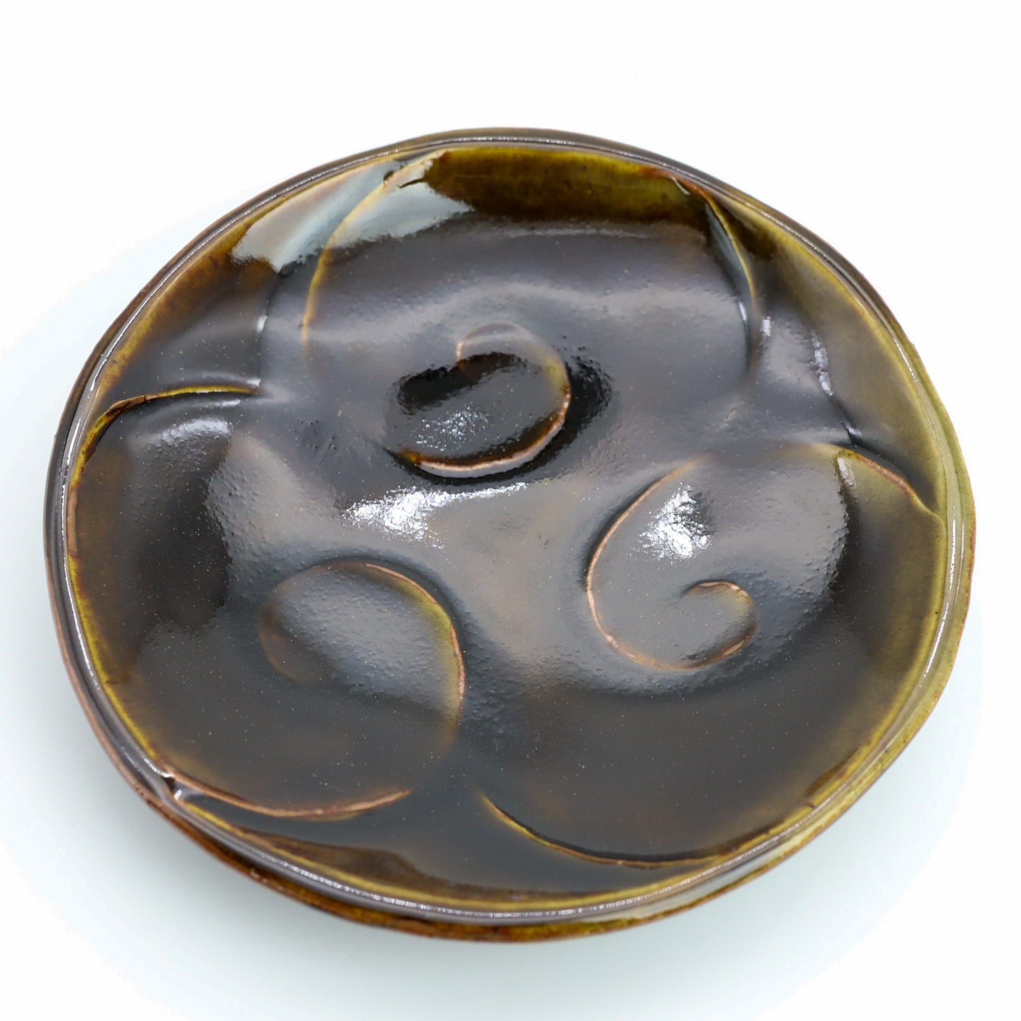 【笠原良子】黒釉小皿 四寸 巴