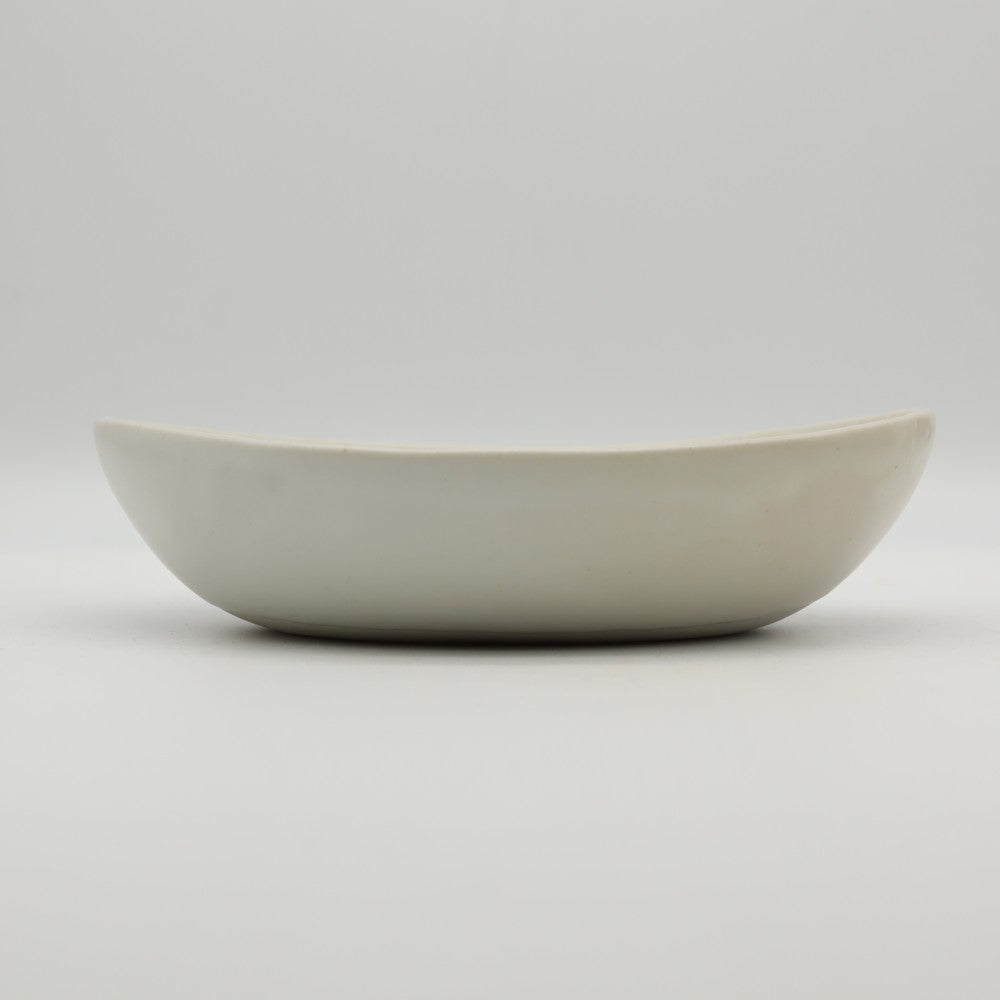 [Saito Osamu] White porcelain oval bowl