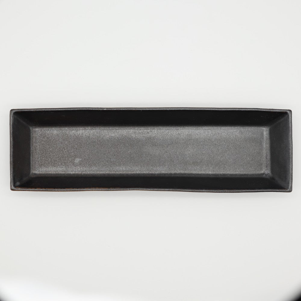 [Saito Osamu] Black glazed rectangular plate