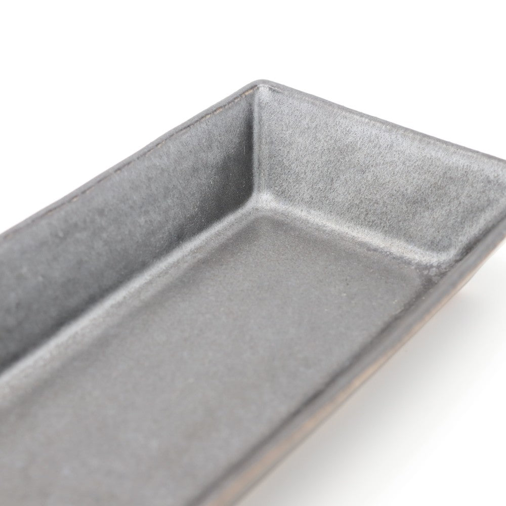 [Saito Osamu] Black glazed rectangular plate