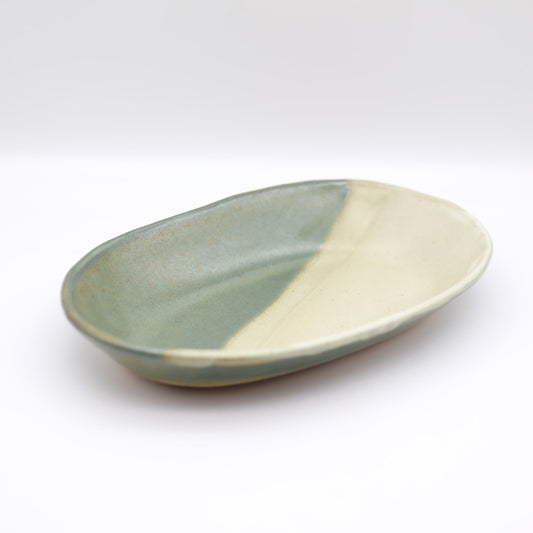 [Masataka Otsuka] Small oval bowl made of bran celadon
