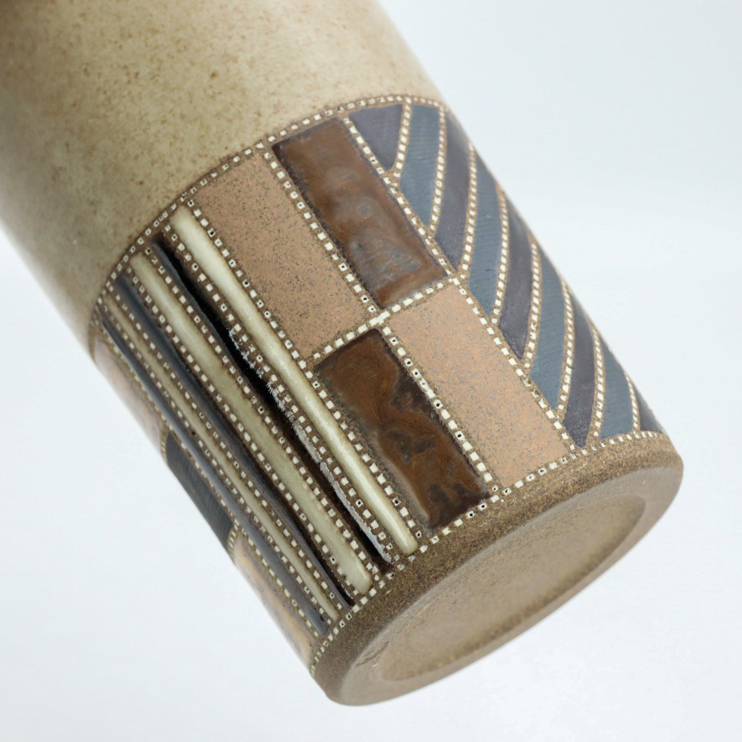 [Mukaiyama Fumiya] Inlaid glaze color border pattern free cup
