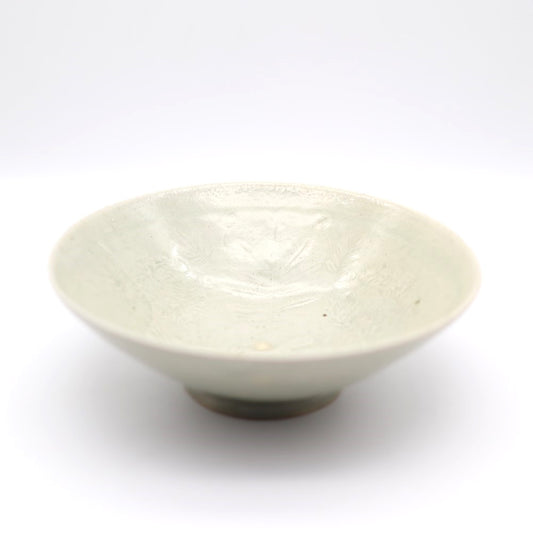 [Aiba Takamasa] Bowl with chicken and chrysanthemum design