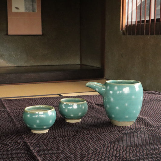 [Pottery] Yoshinori Hagiwara Sake Set