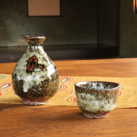 [Pottery] Hiroshi Tarumi sake set