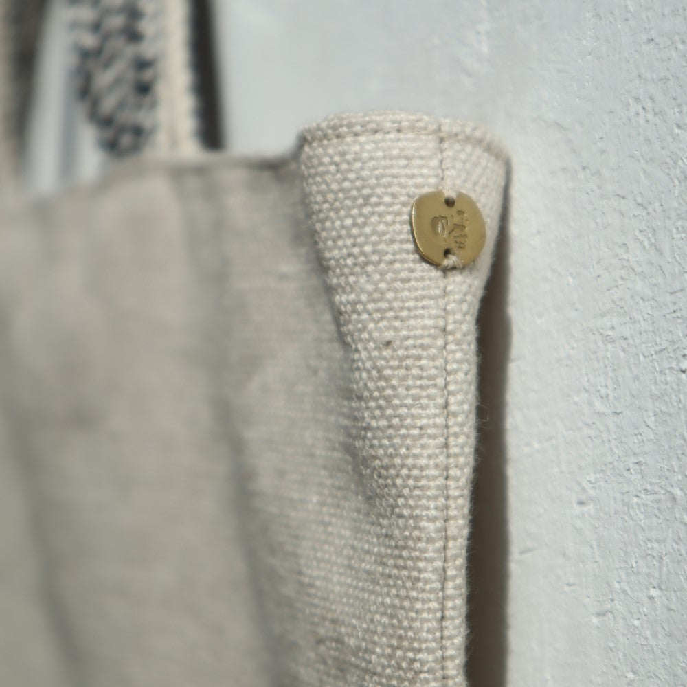 [Inoue Planning/Hata] Linen Hampton Flat Bag, White