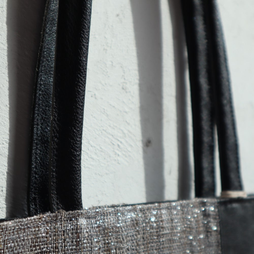 [Inoue Planning/Hata] Silver Thread Thick Fabric Tote Bag, Black