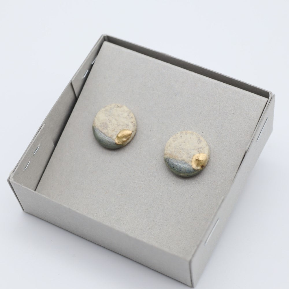 [Naoko Otsuka] Fragrant round earrings