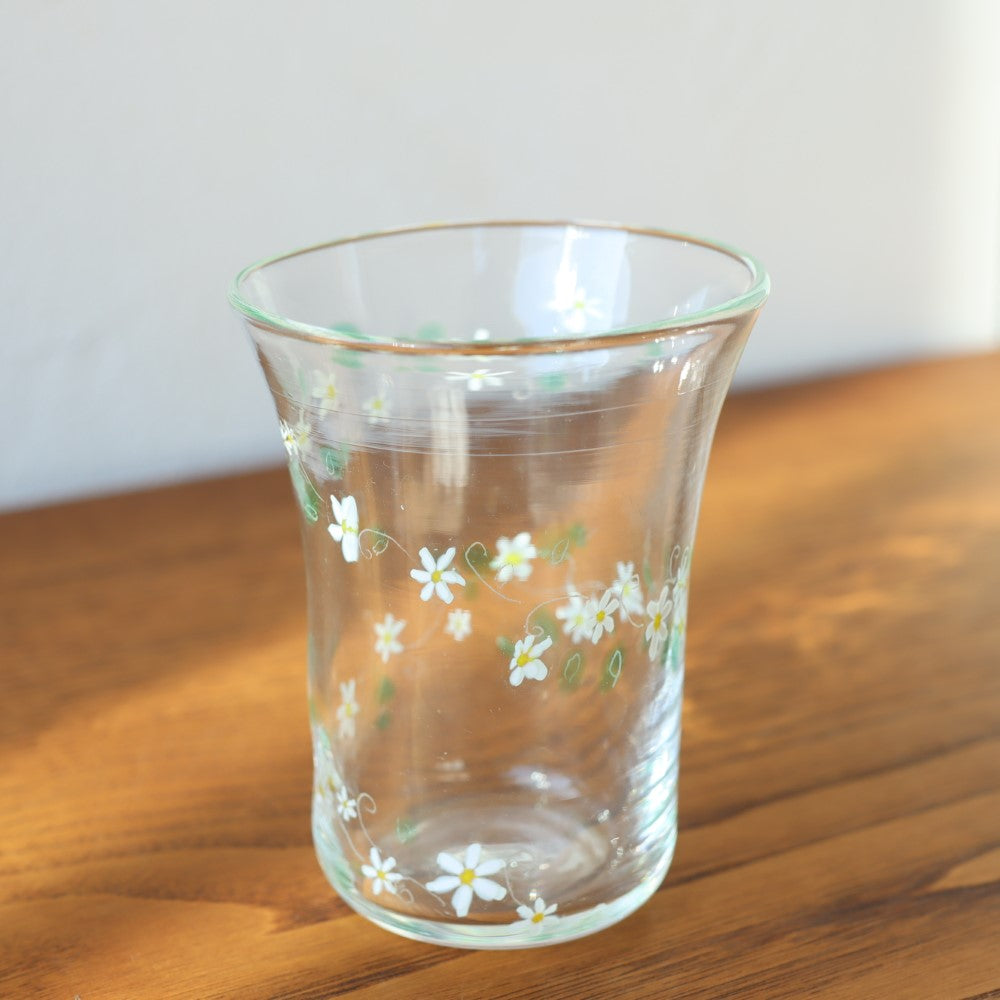 [Kaori Mamiya] A cup entangled with flowers