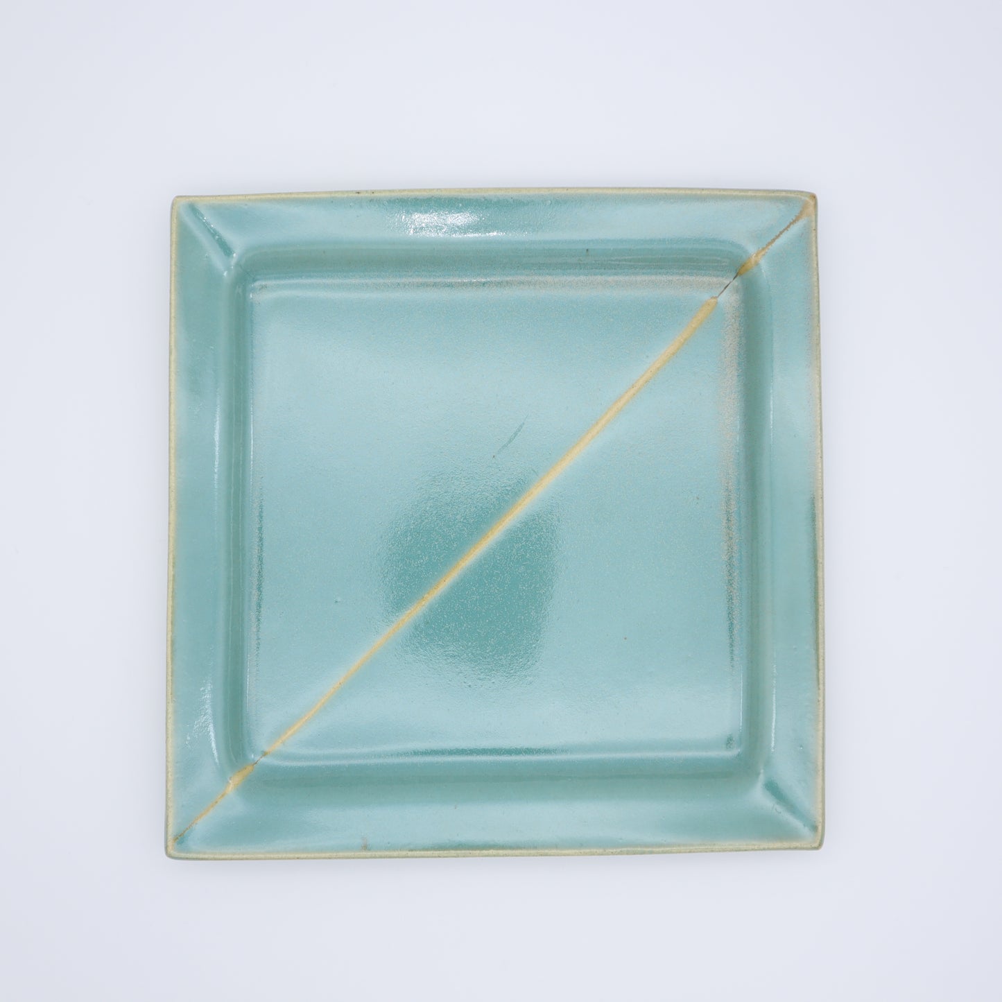 [Hagiwara Yoshinori] Celadon glazed square plate with cutout pattern