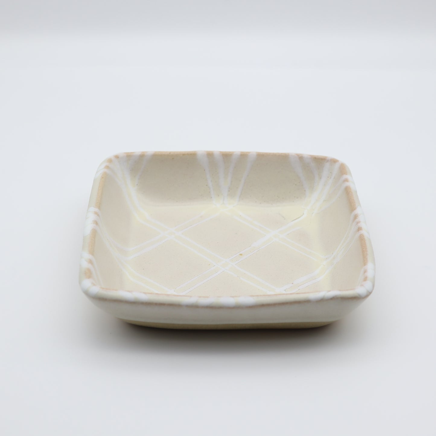 [Hagiwara Yoshinori] White glazed square bowl with line design