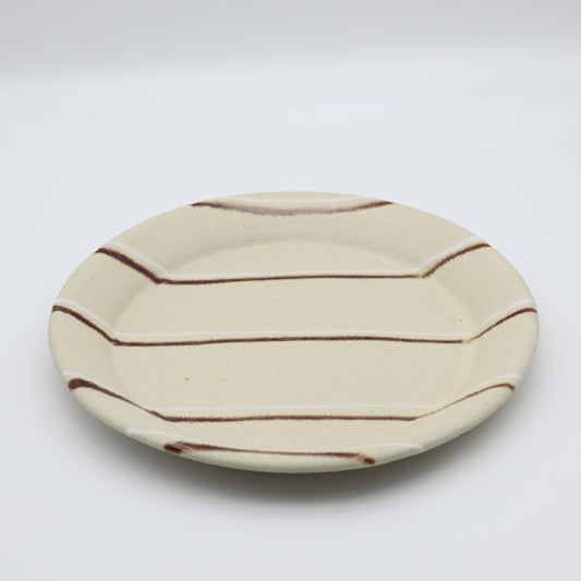 [Yoshinori Hagiwara] White glazed round plate with line design