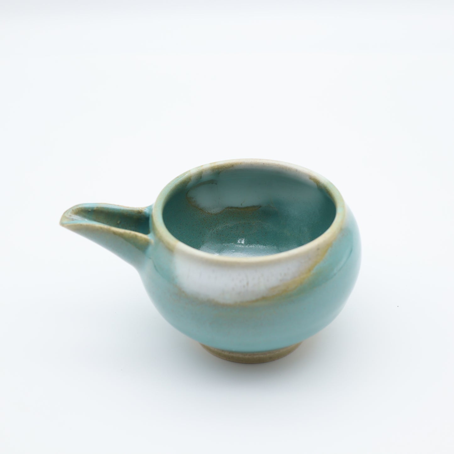 [Hagiwara Yoshinori] Celadon glazed katakuchi (cup)