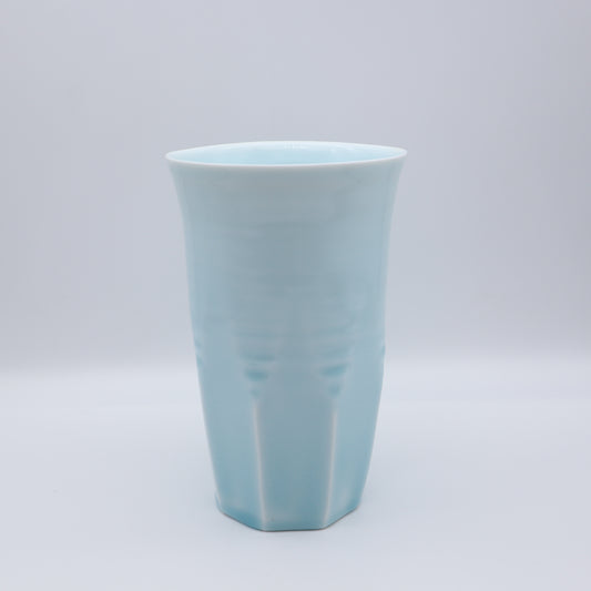 [Omura Midori] Blue and white porcelain vase with faceted edges