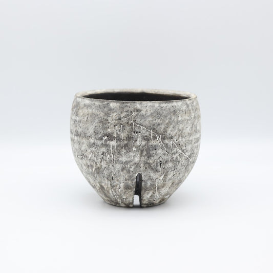 [Numano Hideaki] Flowerpot, carved and peeled