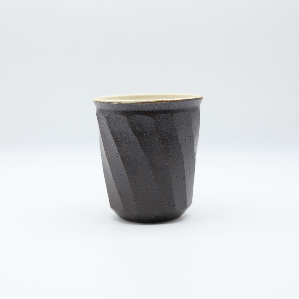 [Komine Takashi] Black glazed chamfered teacup