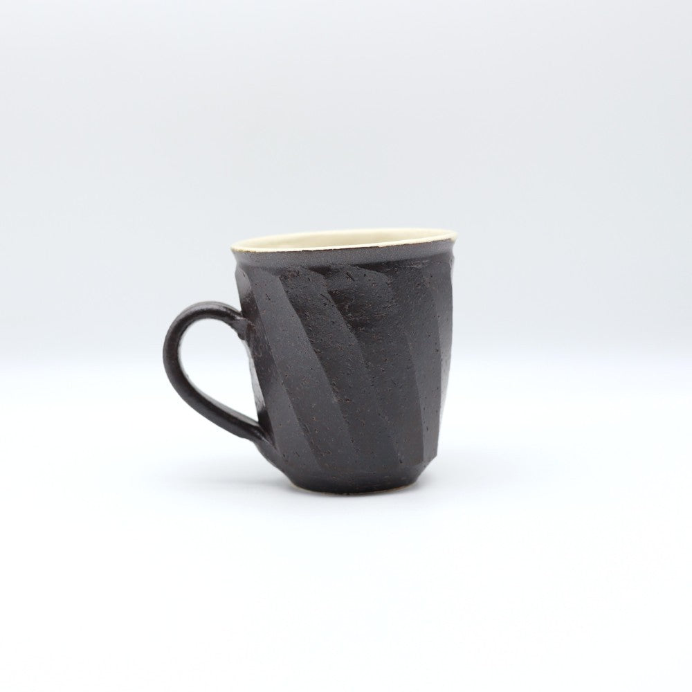 [Komine Takashi] Black glaze chamfered mug
