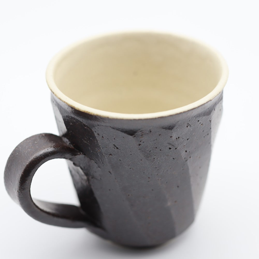 [Komine Takashi] Black glaze chamfered mug