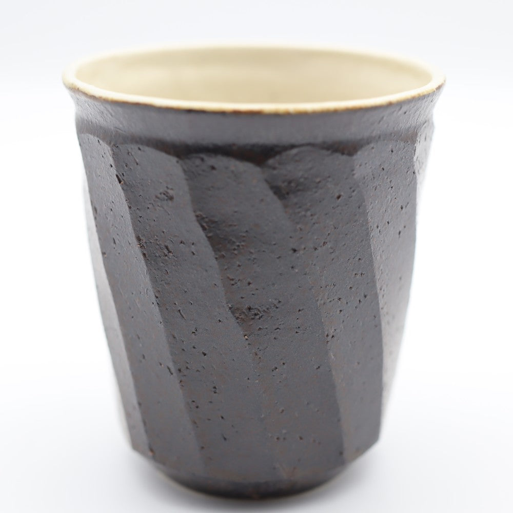 [Komine Takashi] Black glazed chamfered teacup
