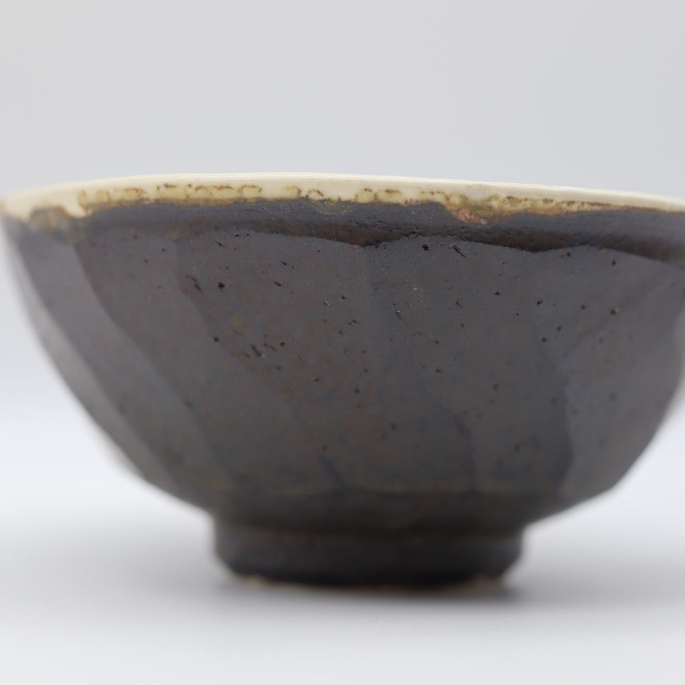 [Takashi Komine] Large black glaze beveled rice bowl
