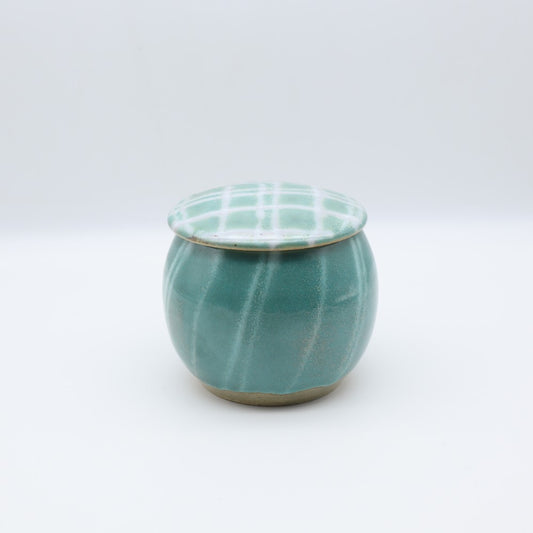 [Hagiwara Yoshinori] Celadon glazed lidded container