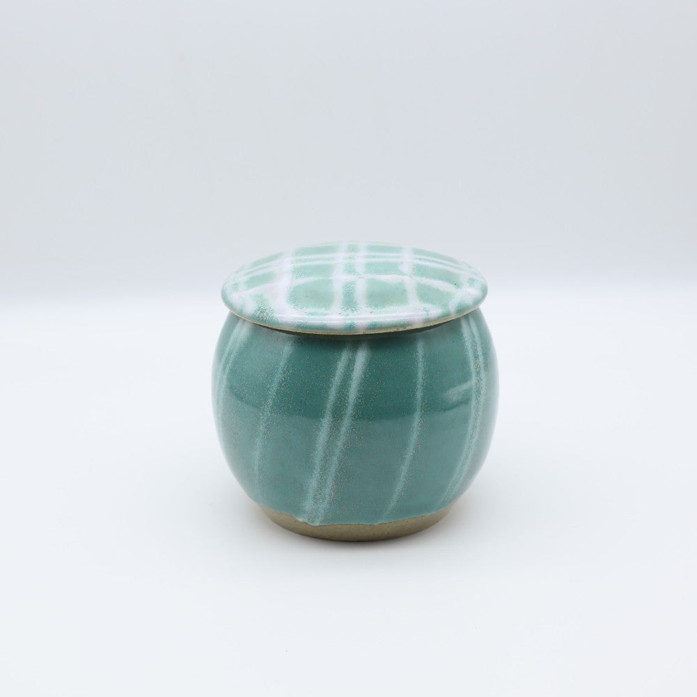 [Hagiwara Yoshinori] Celadon glazed lidded container