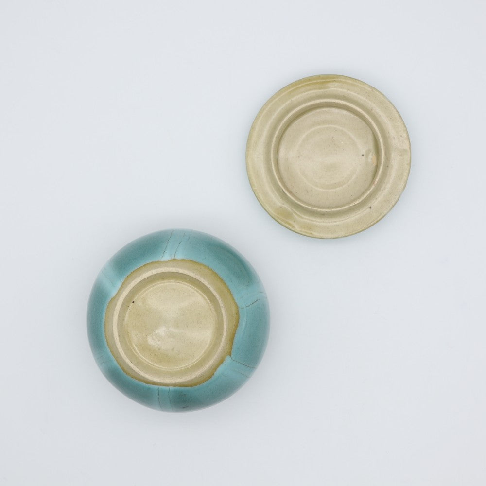 [Hagiwara Yoshinori] Celadon glazed lidded dish, small