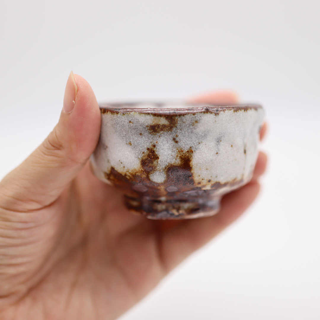 小野正穂 長石釉ぐい呑 詳細 - カップ・湯呑・猪口 | 益子焼 陶庫