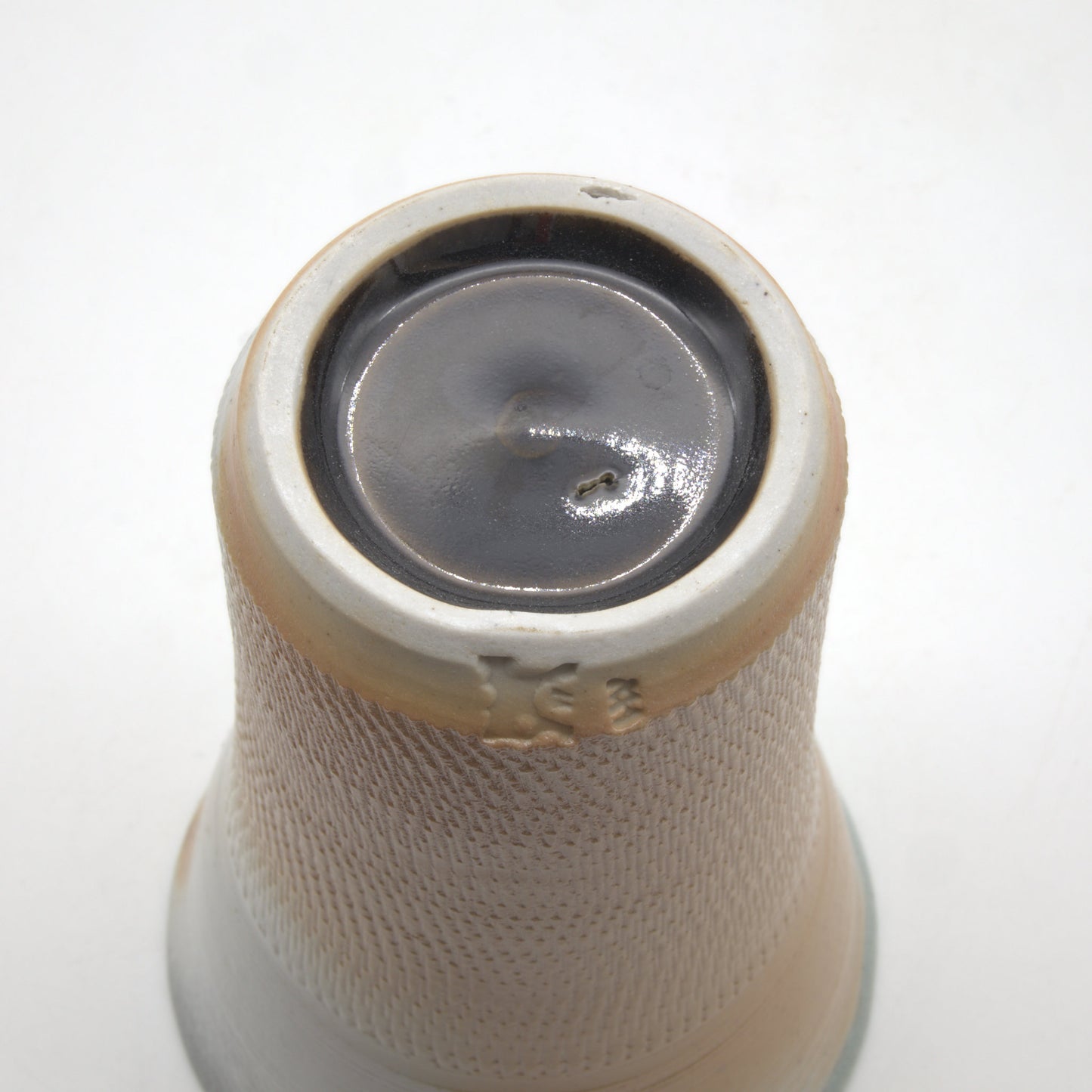 ユアン・クレイグ 藺草火襷ビール呑 大 - 酒器 | 益子焼 陶庫