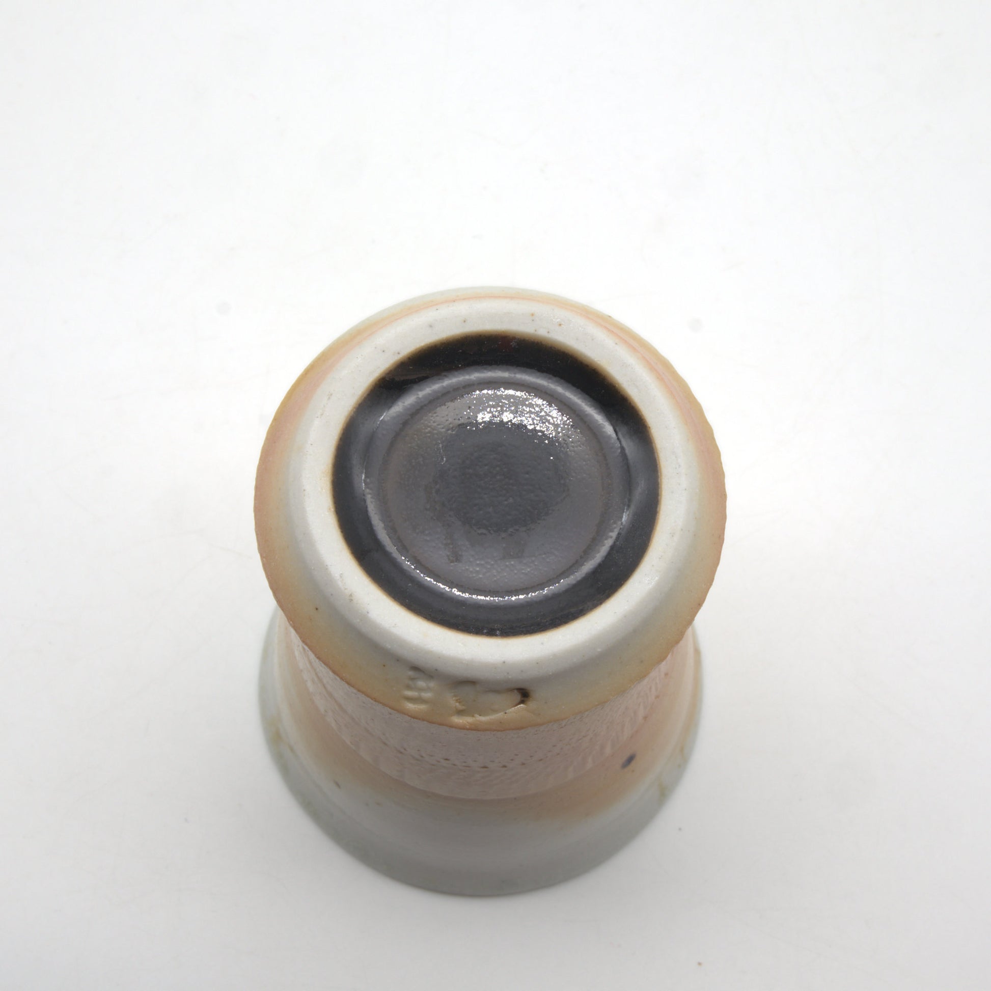 ユアン・クレイグ 藺草火襷ビール呑 豆 - 酒器 | 益子焼 陶庫