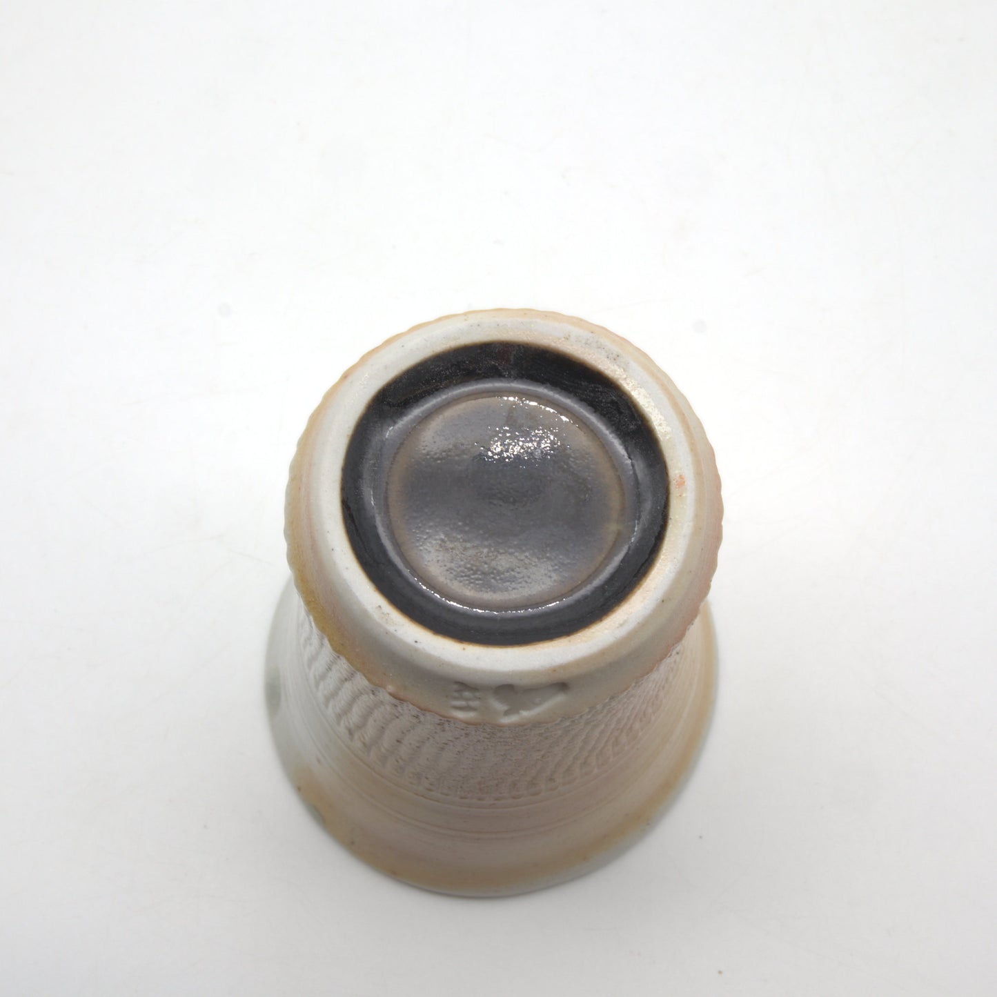 ユアン・クレイグ 藺草火襷ビール呑 豆 - 酒器 | 益子焼 陶庫