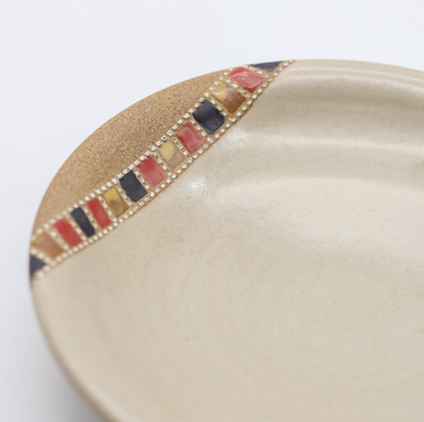 [Mukaiyama Fumiya] Inlaid coffee cup and saucer, white