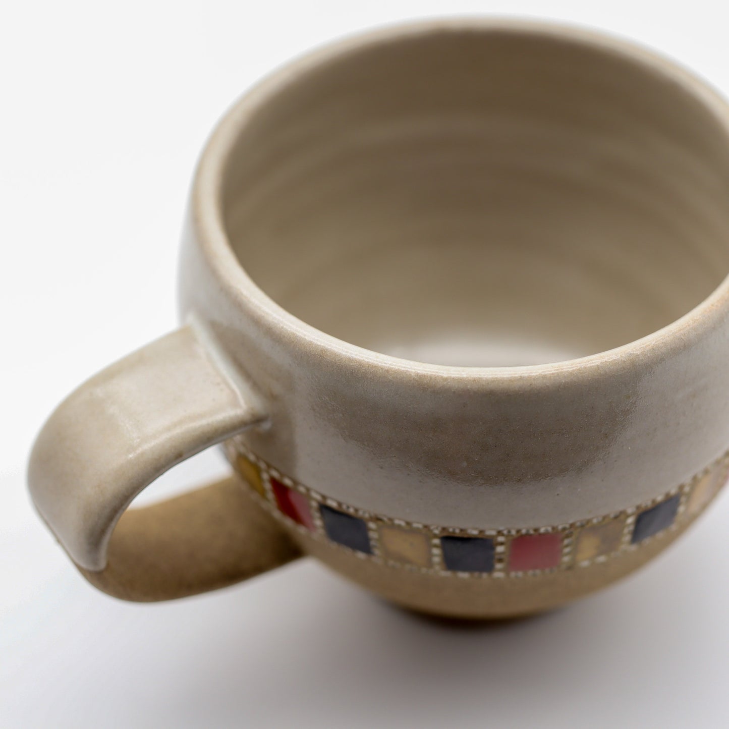[Mukaiyama Fumiya] Inlaid coffee cup and saucer, white