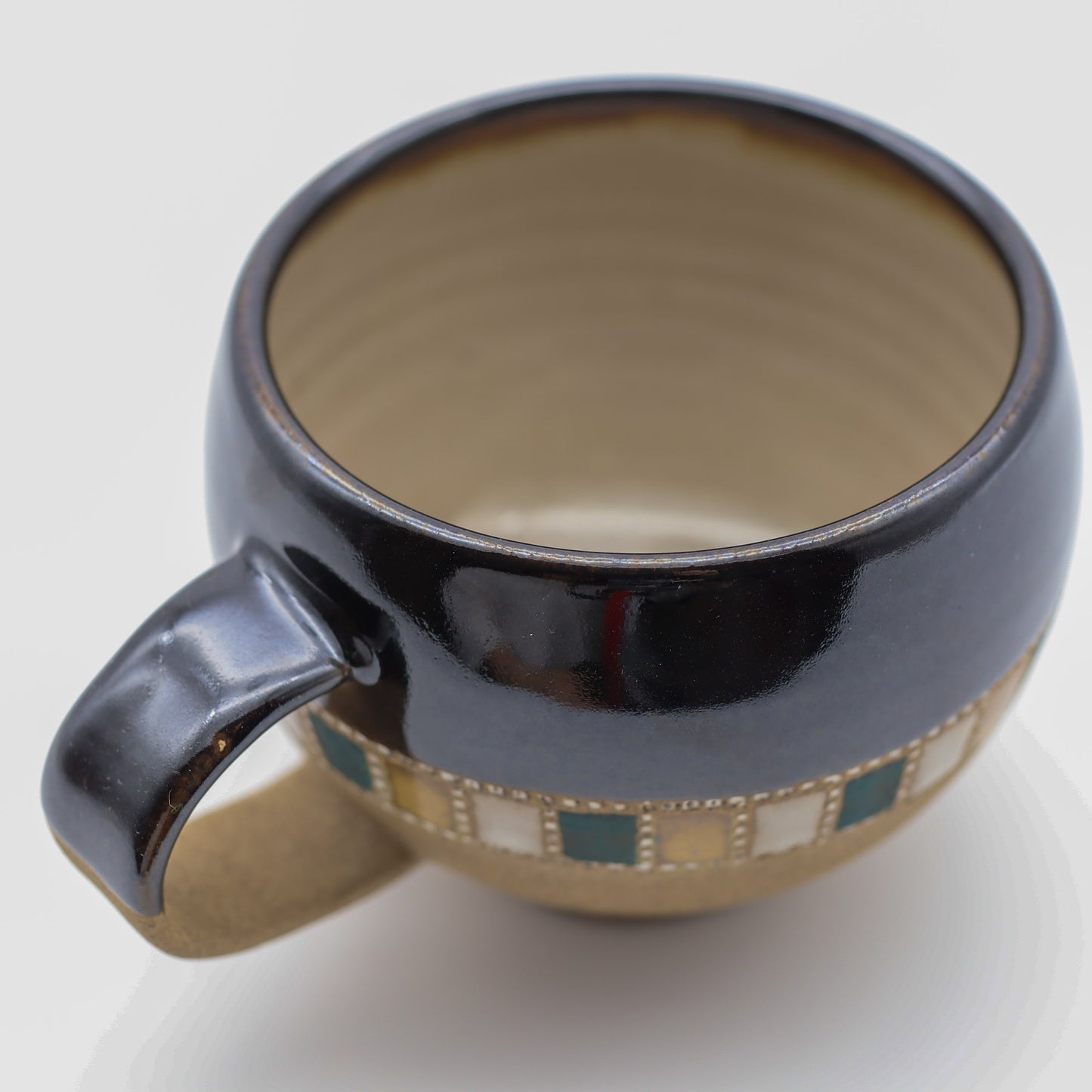 [Mukaiyama Fumiya] Inlaid coffee cup and saucer, black