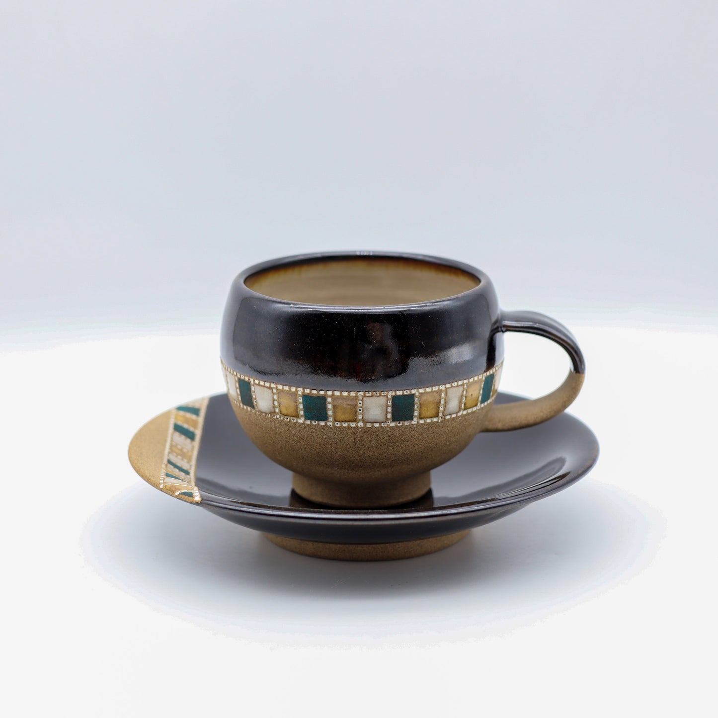 [Mukaiyama Fumiya] Inlaid coffee cup and saucer, black