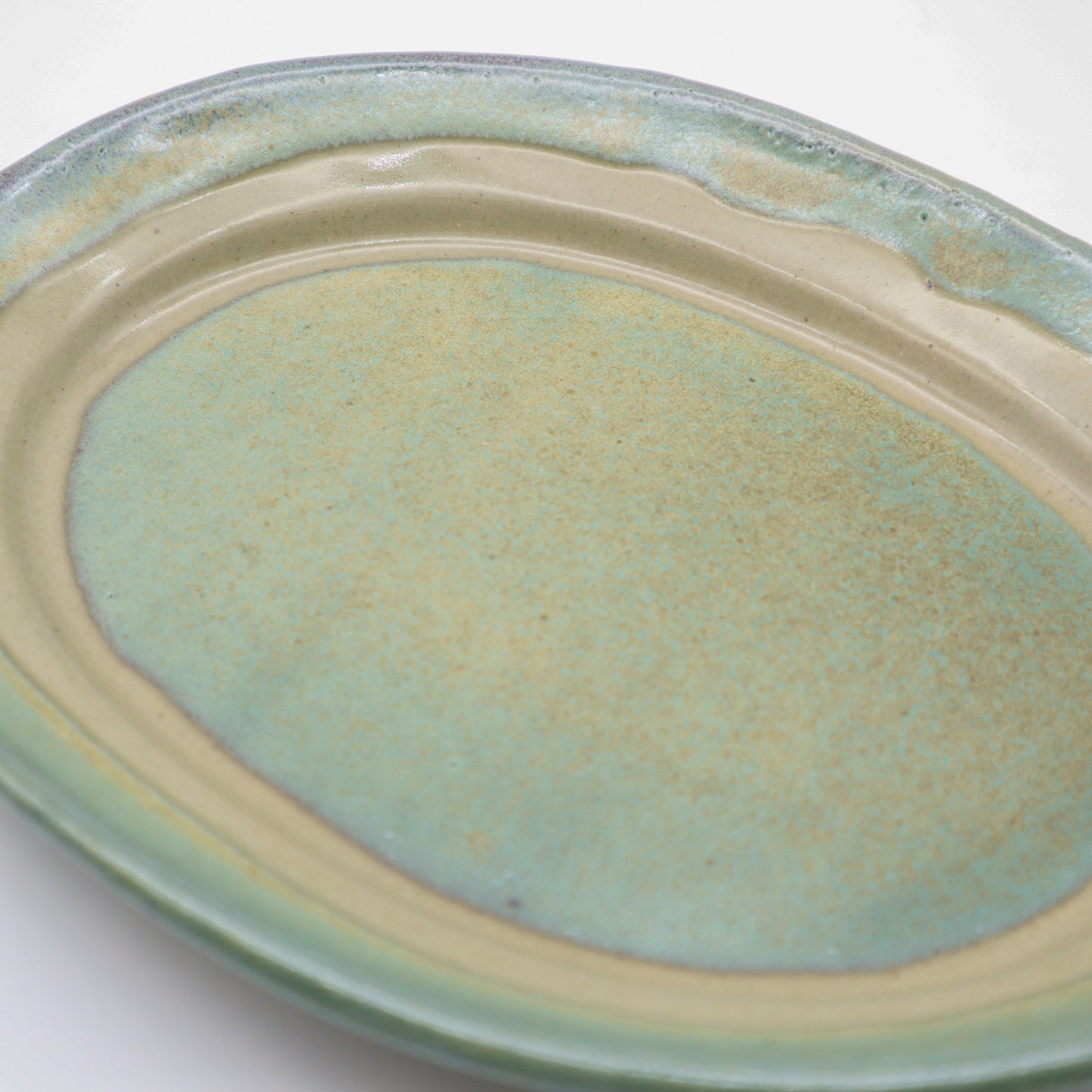 [Masataka Otsuka] Large oval plate with celadon glaze