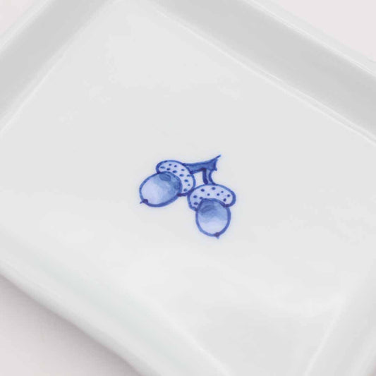 【おおむら美土里】染付団栗図角皿