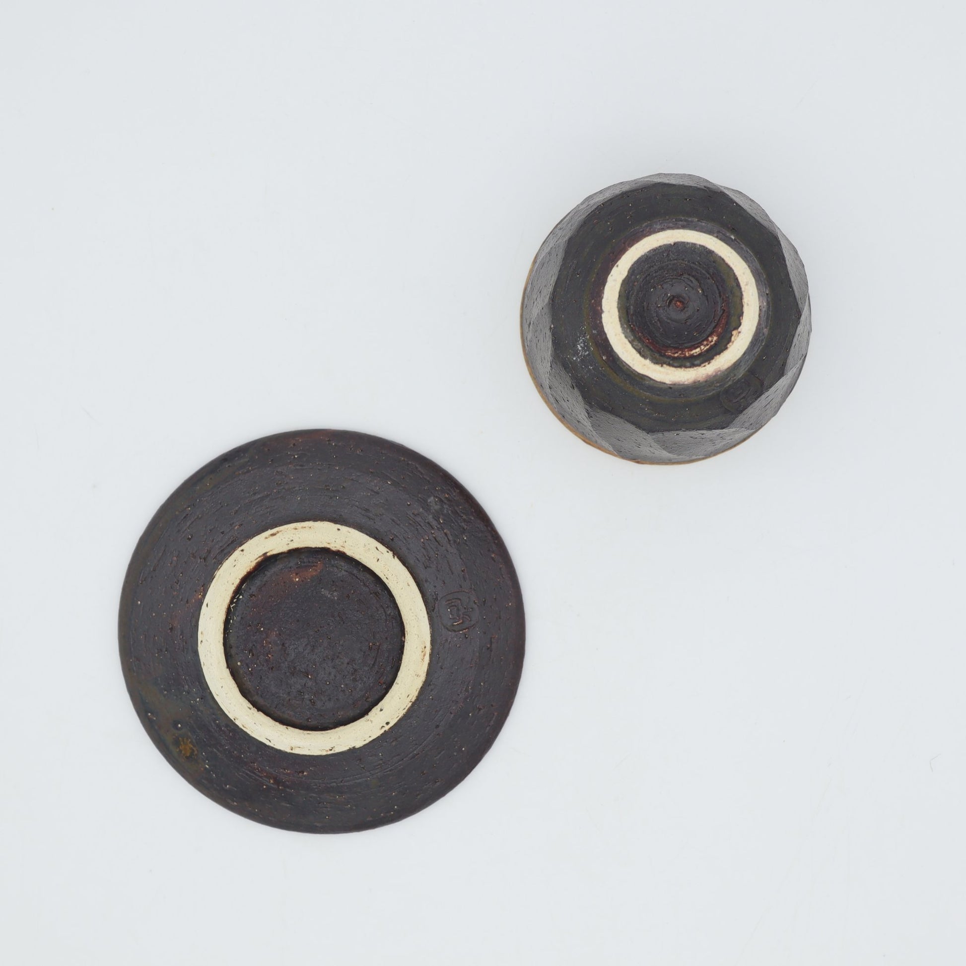 小峰尚 黒釉面取茶器 皿付 - 茶器・コーヒー・ティー | 益子焼 陶庫