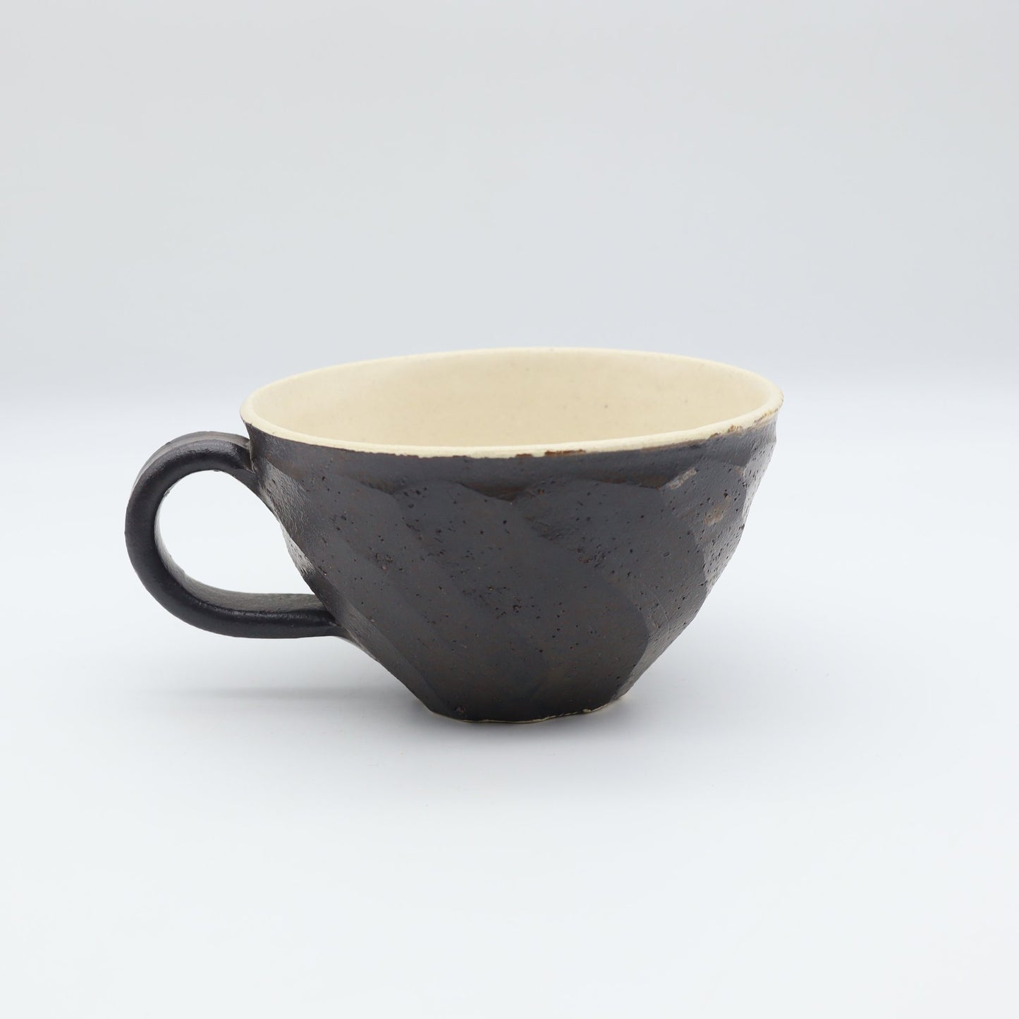 小峰尚 黒釉面取スープカップ - マグカップ・スープカップ | 益子焼 陶庫