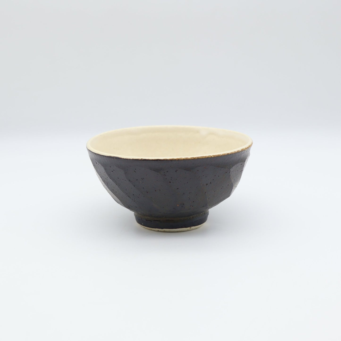 小峰尚 黒釉面取飯碗 小 - 碗・飯碗 | 益子焼 陶庫