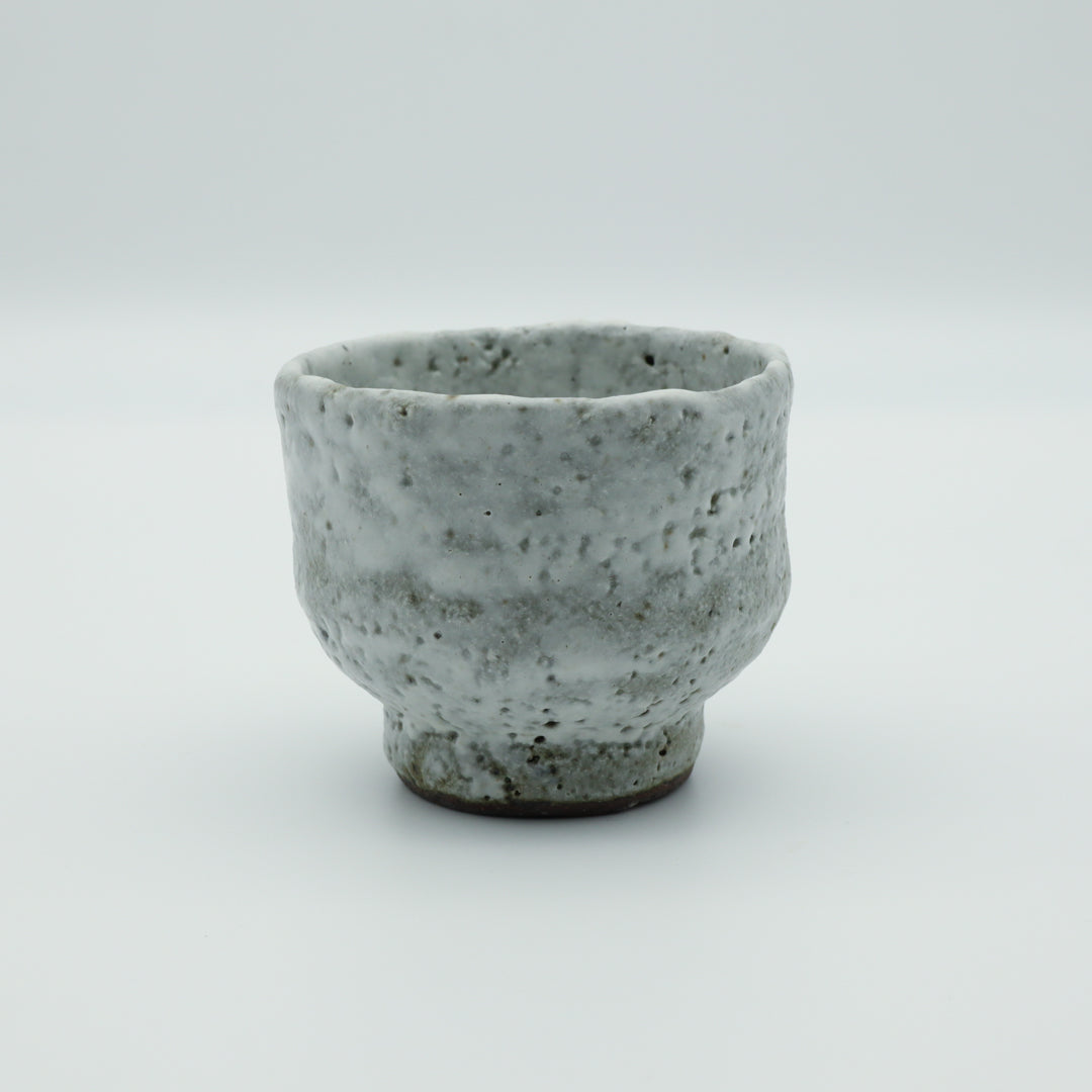[Mizuno Masayoshi] White glazed sake cup