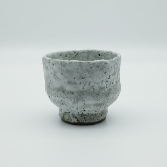 [Mizuno Masayoshi] White glazed sake cup