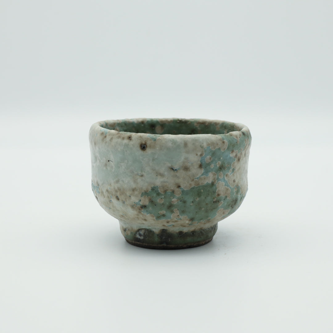 [Mizuno Masayoshi] White glazed sake cup