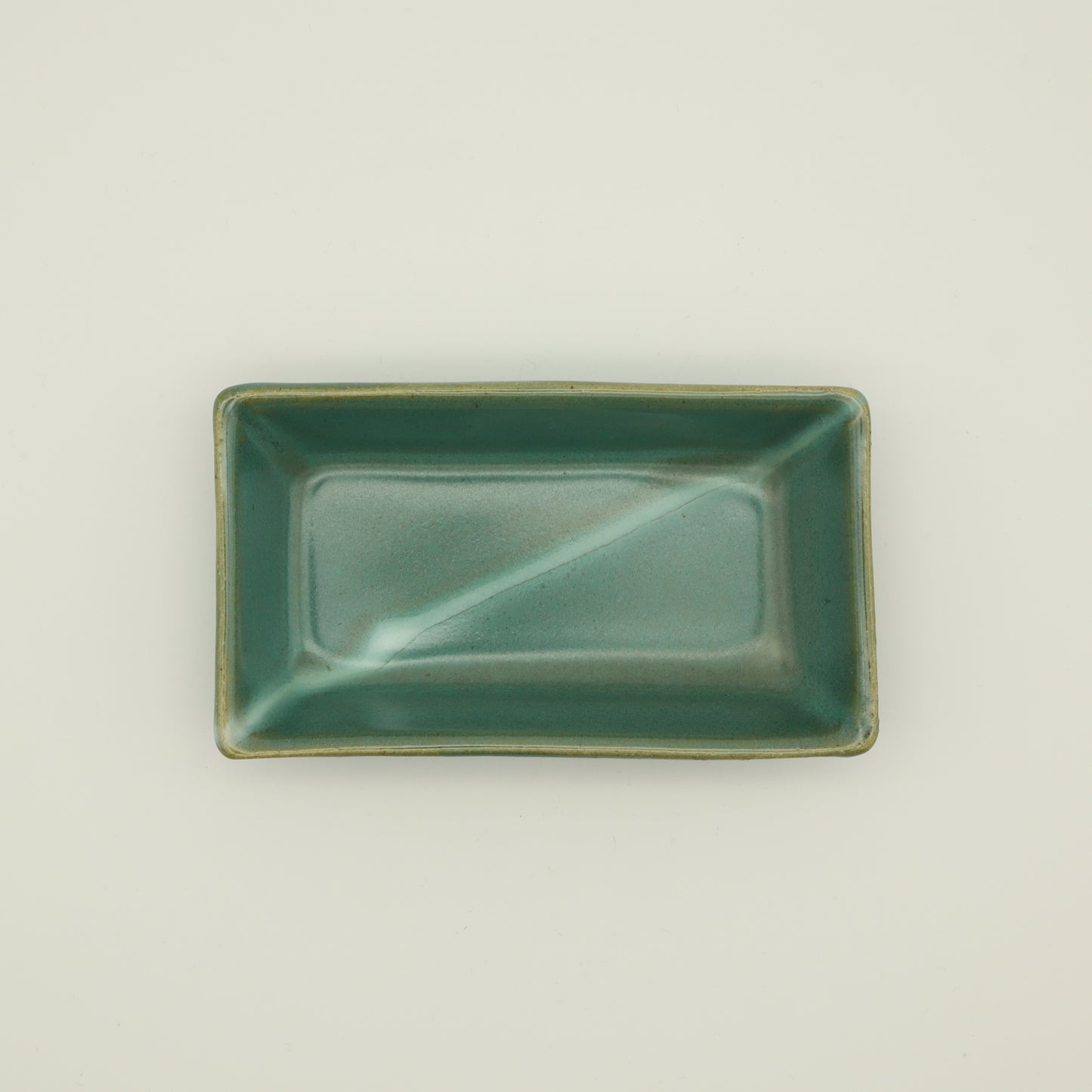 [Hagiwara Yoshinori] Celadon glazed rectangular bowl with open design