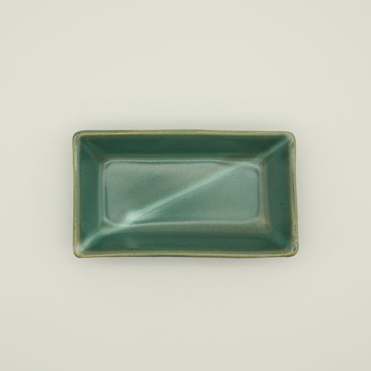 [Hagiwara Yoshinori] Celadon glazed rectangular bowl with open design