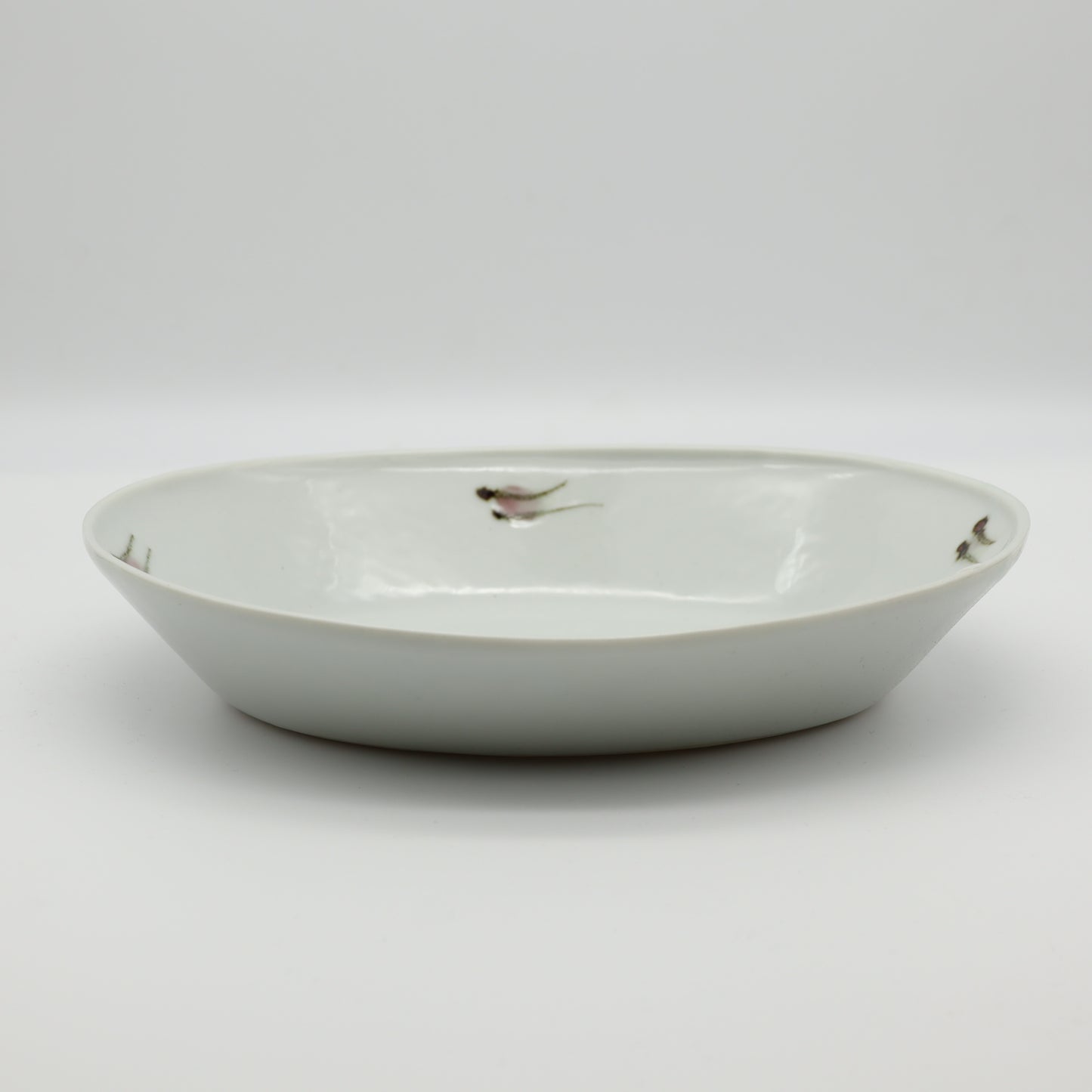 [Saito Osamu] Copper-painted oval bowl with camellia design