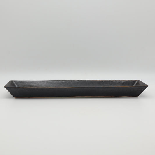 [Saito Osamu] Black glazed rectangular plate