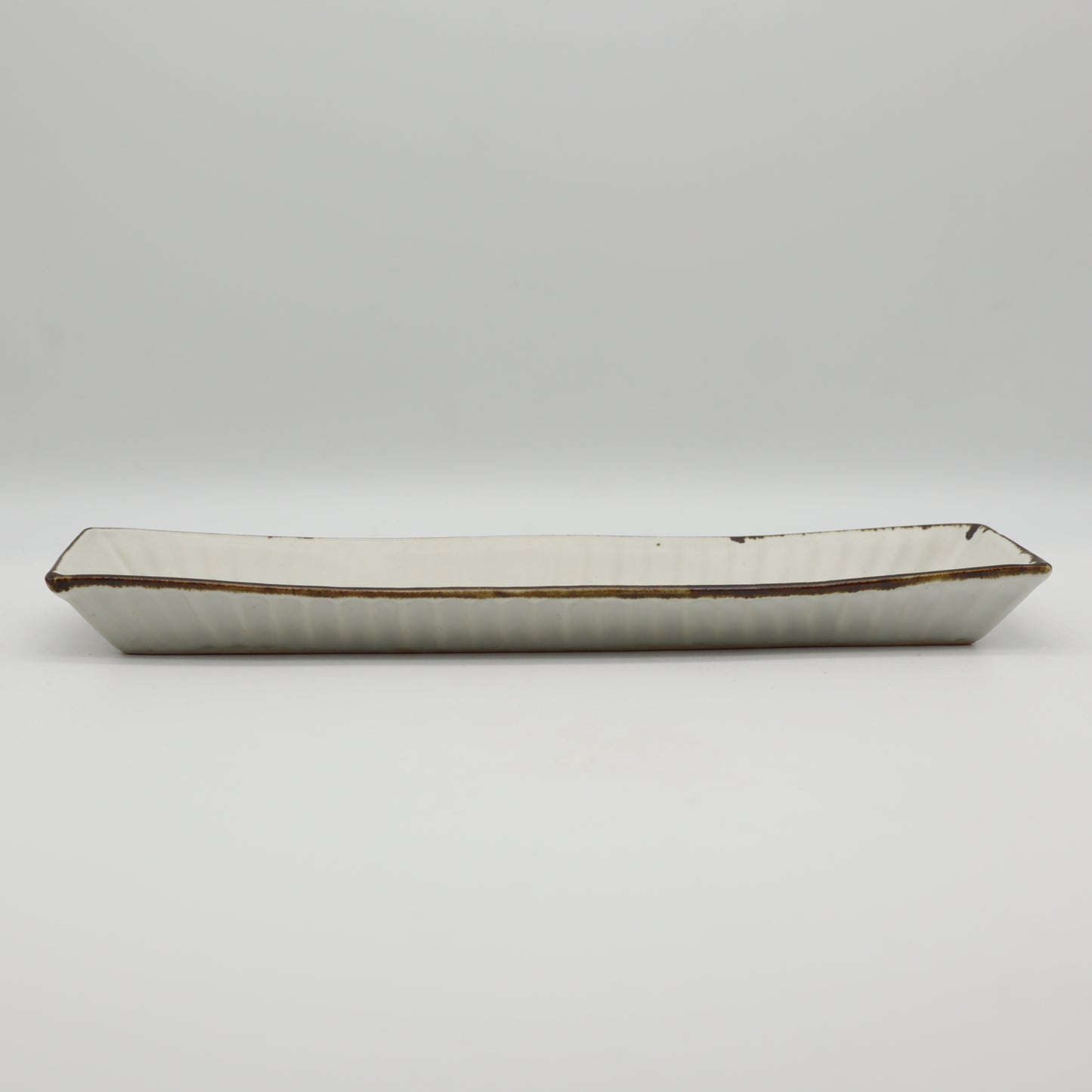[Saito Osamu] White porcelain rectangular plate