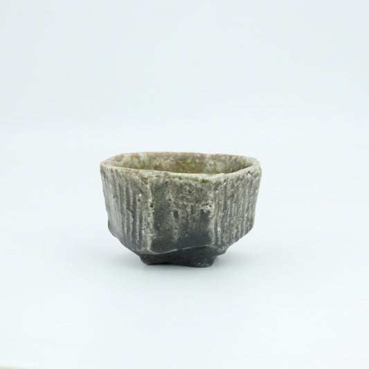 [Kenji Tayama] Ash glaze sake cup